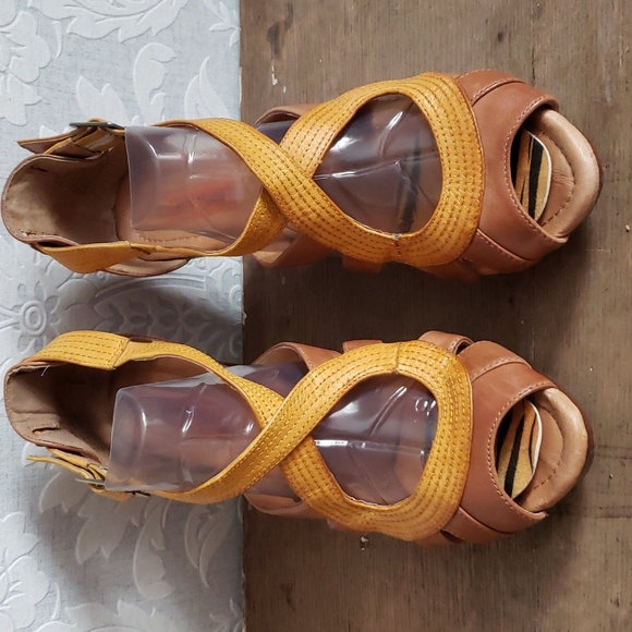 Miz Mooz size 10 Leather and wood shoes - Picture 4 of 9